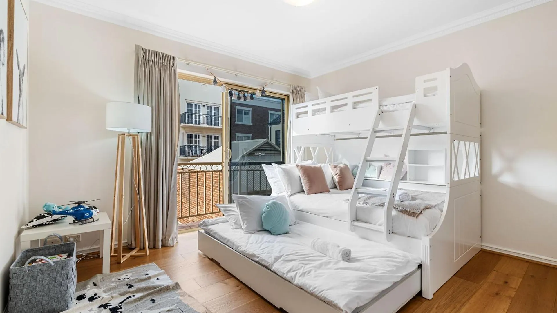 East Perth Luxury Waterfront Retreat 빌라 펜션