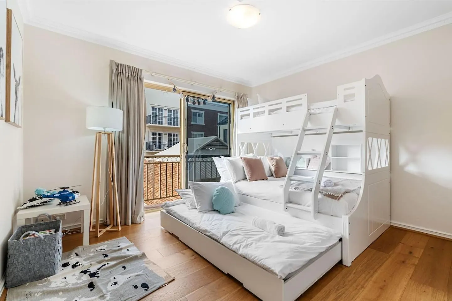 East Perth Luxury Waterfront Retreat 빌라
