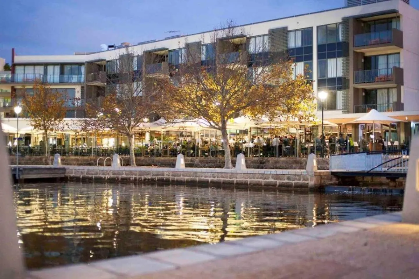 Villa East Perth Luxury Waterfront Retreat